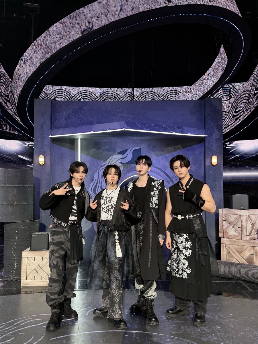 official_ONEUS's tweet image. [#원어스]

260123 KBS 뮤직뱅크

🧨 Grenade 🧨 무대 완료 ✔️

💥 youtu.be/-9a7i1uaMms

#ONEUS #原 #Grenade #뮤직뱅크