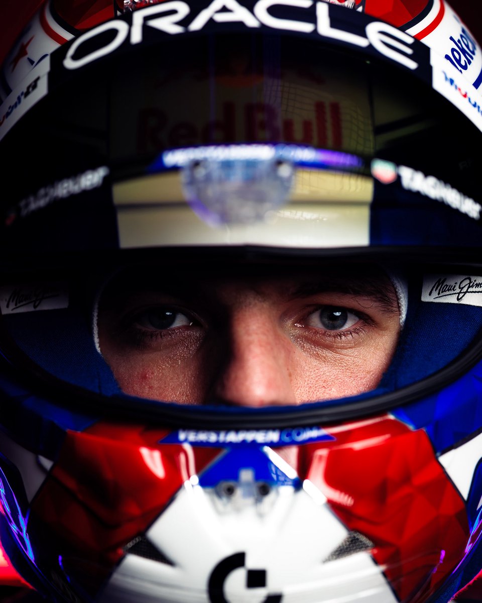 Max33Verstappen's tweet image. Back with 3 👊

Scale model helmets available in my new shop at store.verstappen.com