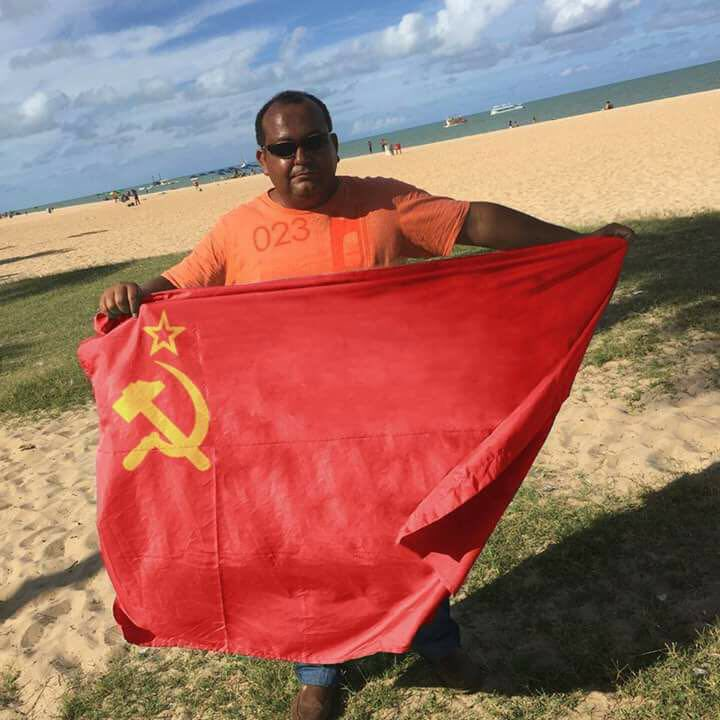 GabeMontagens's tweet photo. @naosalvo União Sinistra Bandeiras na Areia cid cidoso x ednaldo pereira https://t.co/DMXjtTwjYa
