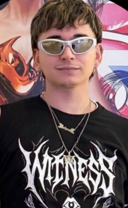 rxcaes's tweet image. Why is a grown man talking like this??