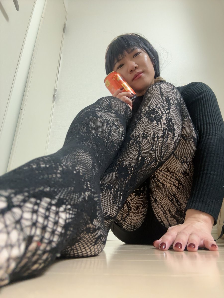 risa_crossdress's tweet photo. 少しお酒飲も🍺 https://t.co/SpHqPKo6Co