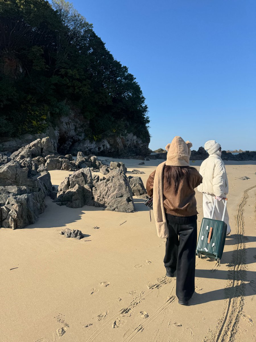 fiq_D_flover's tweet image. -#Chaeyoung fromm Update-

Happy 8th anniversary 🤍 
Though it's not enough to express it with only 10 pictures but thank you for being with us and protecting us 🤍
Let us make more good memories in the future too 🥰❤️‍🔥

#fromis_9 #프로미스나인 
@realfromis_9