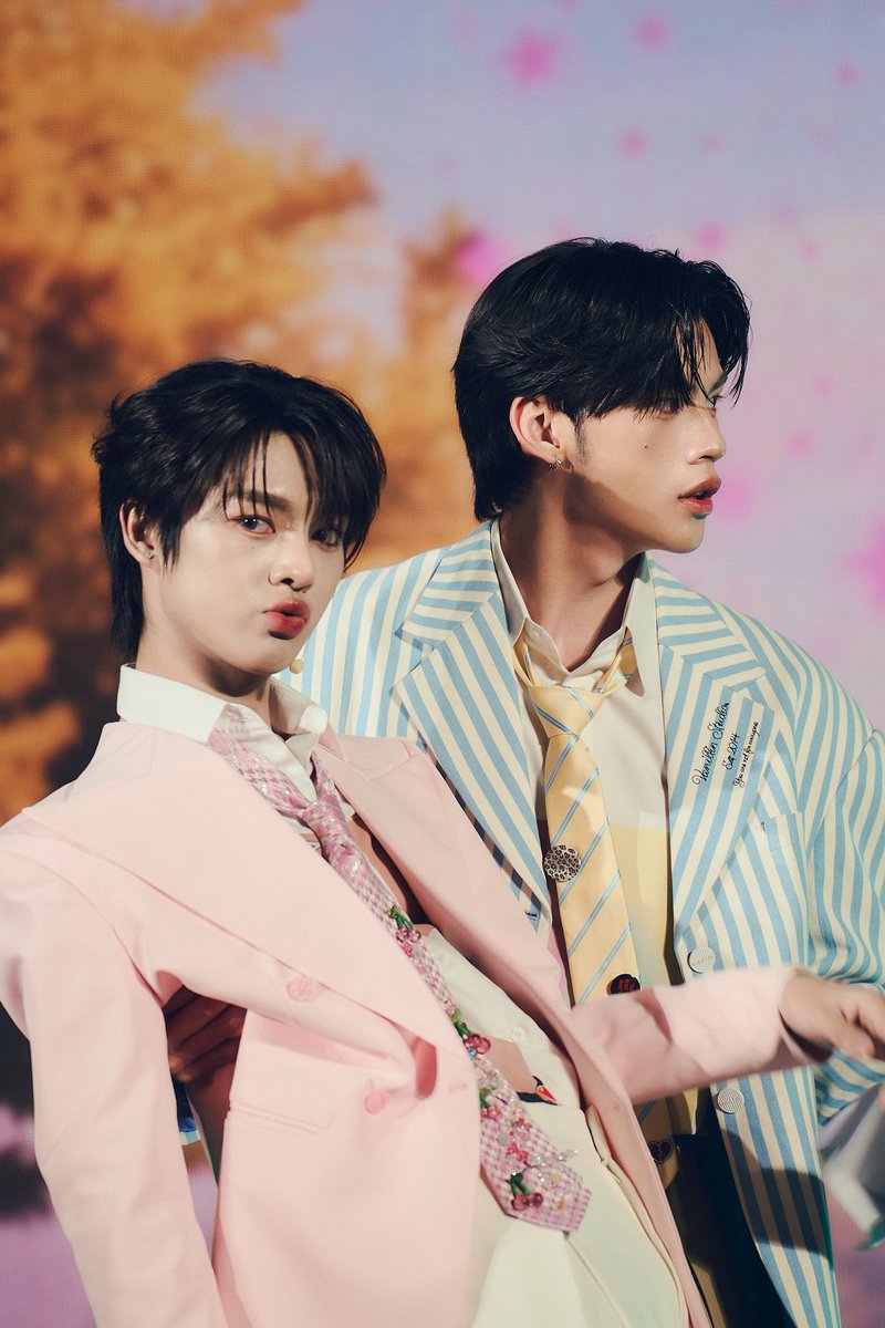 ottoottoo_'s tweet image. ฟ ิ น มั้ยหม่ามี๊ ได้โชว์คู่กับนอร์ทแล้ววว ดีใจมากๆ นอร์ทก็เก่งมากๆ อยากร้องเพลงกับนอร์ทอีกหลายๆเพลงเลยน้าาาา☺️ ฝากพี่ๆ หม่ามี๊เป็นกำลังใจให้พวกเราต่อไปด้วยนะคั้บบ🫶🏻

 DMD FINAL STAGE
#DMDFriendshipSS3finalEP
#ottoottoo #JaoNorth 
#northotto #นอร์ทอ๊อตโต้