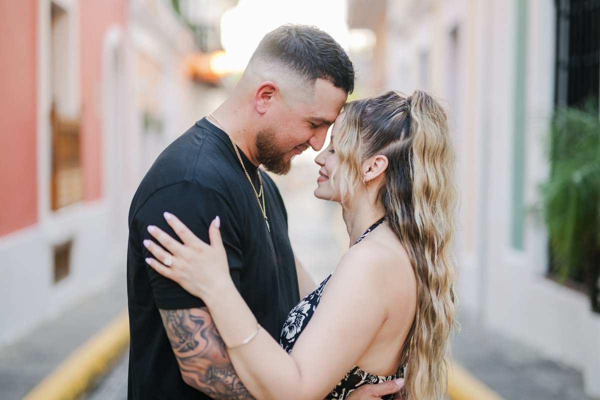 Been busy editing, since I'll be taking the first time-off of the year... So I'm taking a little break to share some recent gorgeousness, for George and Candace, newly engaged! ❤️