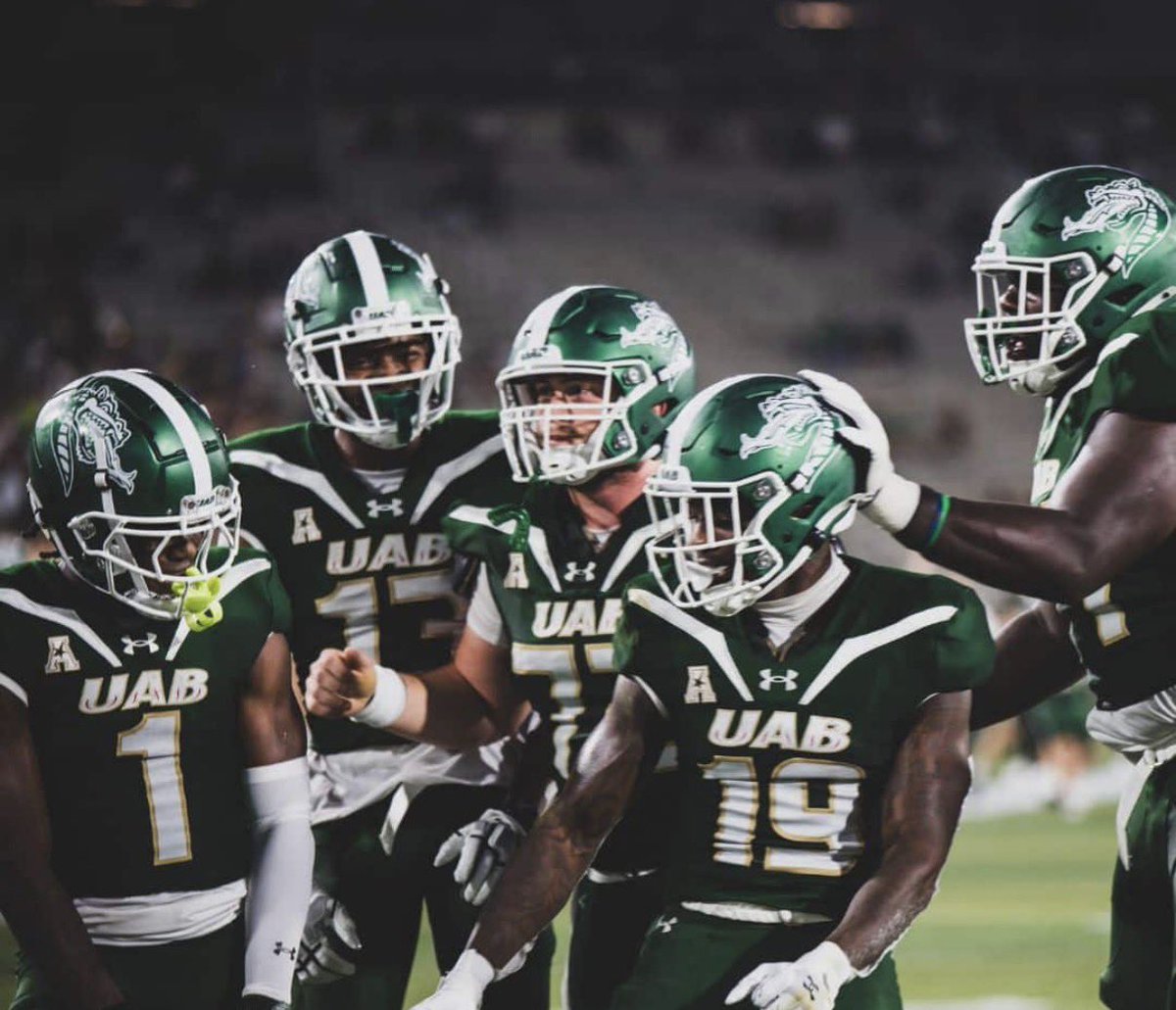 ChristianMays23's tweet image. After talking with @CoachTGrantham this morning, I’m blessed to receive my 2nd division 1 offer from @UAB_FB 
#goddid @coach_stigers @coachcannon97