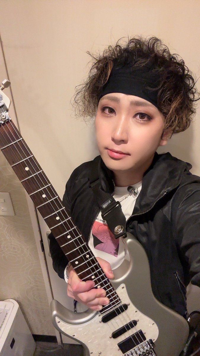 ギター以外も沢山サポートしていただいてありがとう🙏 2/1もよろしく
