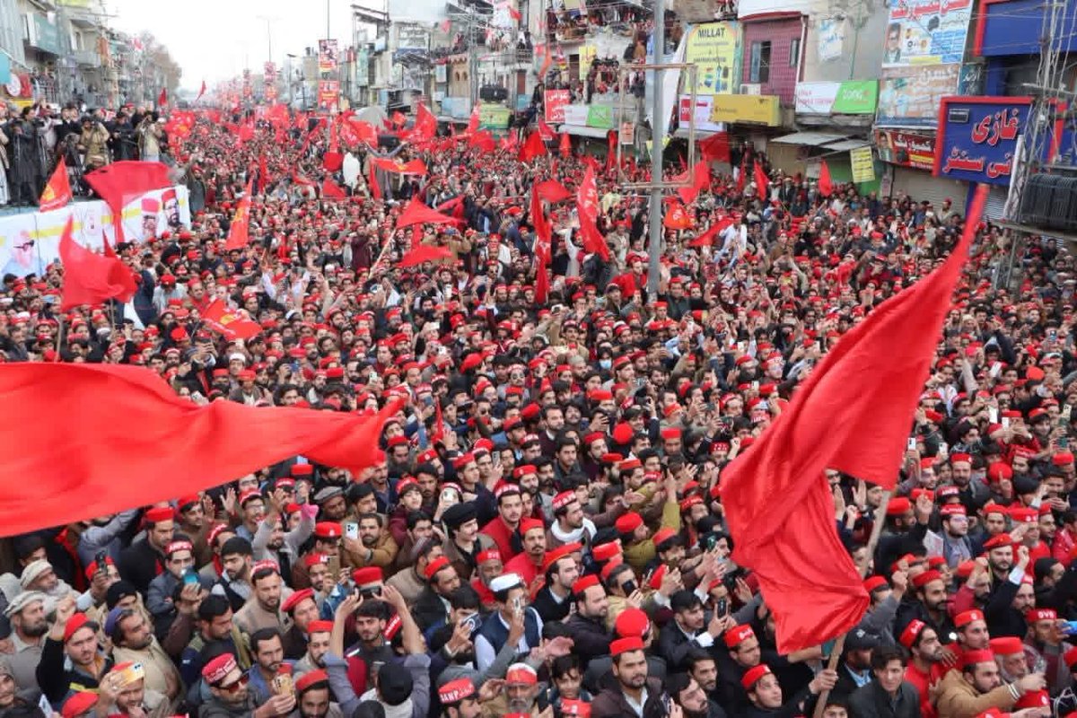 Alian_dawar's tweet photo. ته په اټک راپورې مه شې
دلته جنډی د باچاخان ولاړې دينه 

نن د عوامي نېشنل ګوند پښتونخوا تر سيوري لاندې، د فخرِ افغان باچا خان د ۳۸م تلين او د قائد جمهوريت خان عبدالولي خان د ۲۰م تلين په وياړ، د چارسدې په سپېڅلې خاوره يوه تاريخي جلسه ترسره شوه!!
#BachaKhanWeek2026 
#ANPTheOnlyHope https://t.co/7jdtGS5wsF