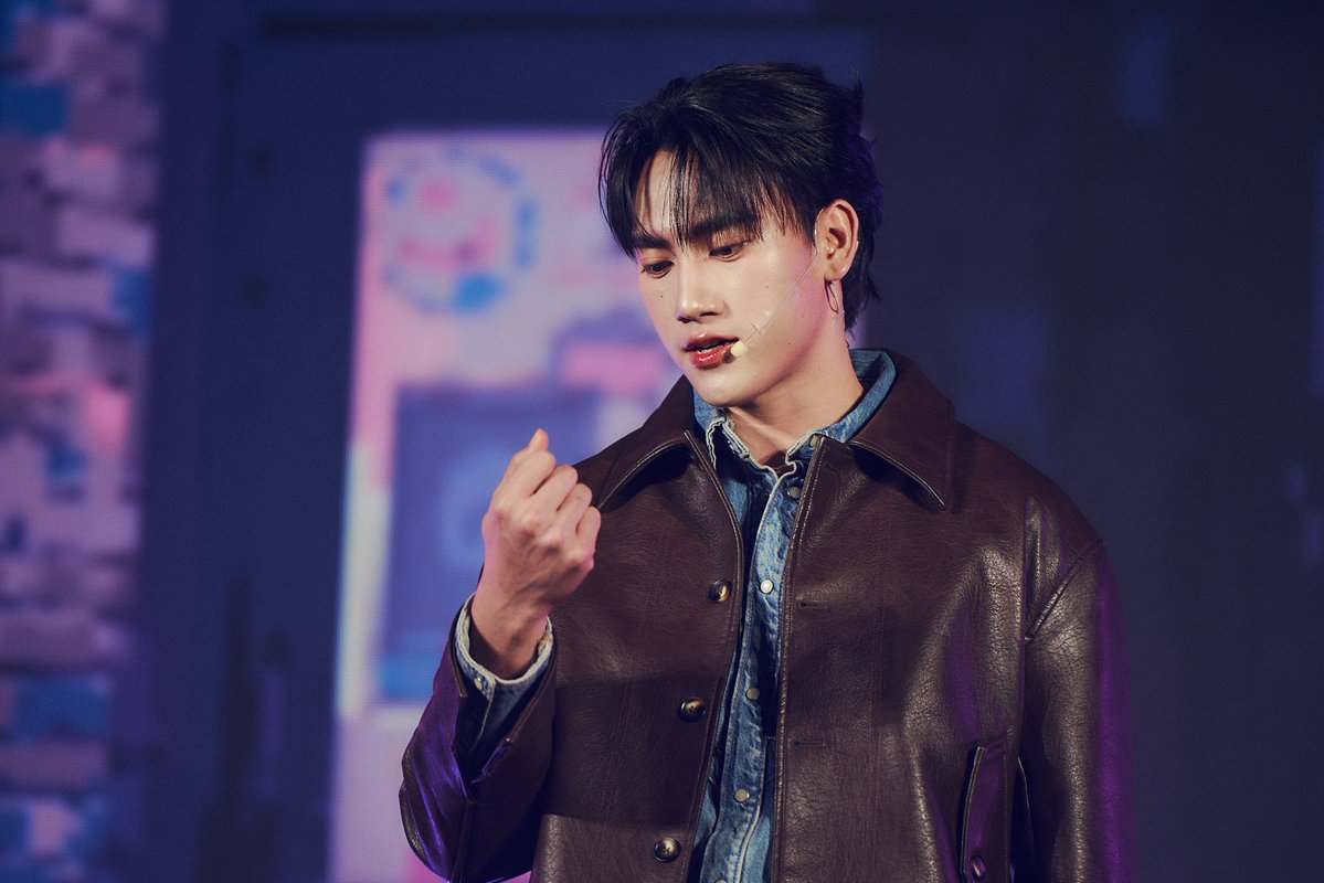 pung_phirunwat's tweet image. จบลงไปแล้วกับโชว์ของปังปังขอคนละหนึ่งเม้นได้ไหมครับ เดี๋ยวปังจะเอาปรับพัฒนาต่อไปครับ
ขอบคุณพี่ออฟมากๆครับ

DMD FINAL STAGE
#DMDFriendshipSS3finalEP