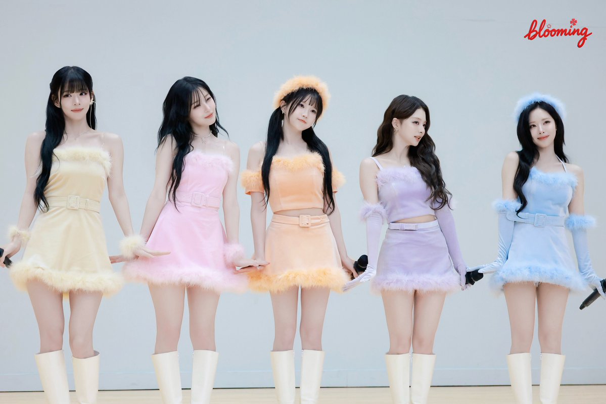 bloomingf9's tweet image. 🧡🤍💛🩵💜
8주년 축하해❣️
#프로미스나인_8주년_축하해
#Happy_fromis_day