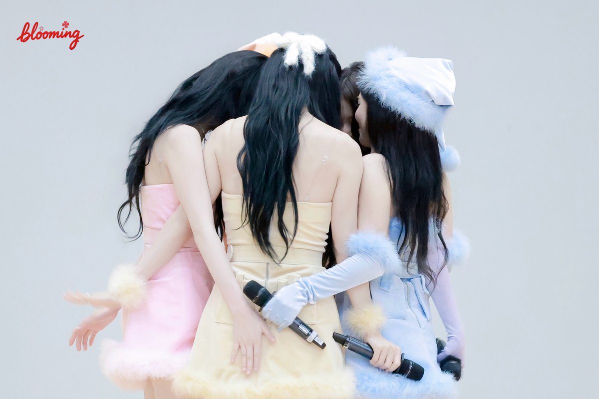 bloomingf9's tweet image. 🧡🤍💛🩵💜
8주년 축하해❣️
#프로미스나인_8주년_축하해
#Happy_fromis_day