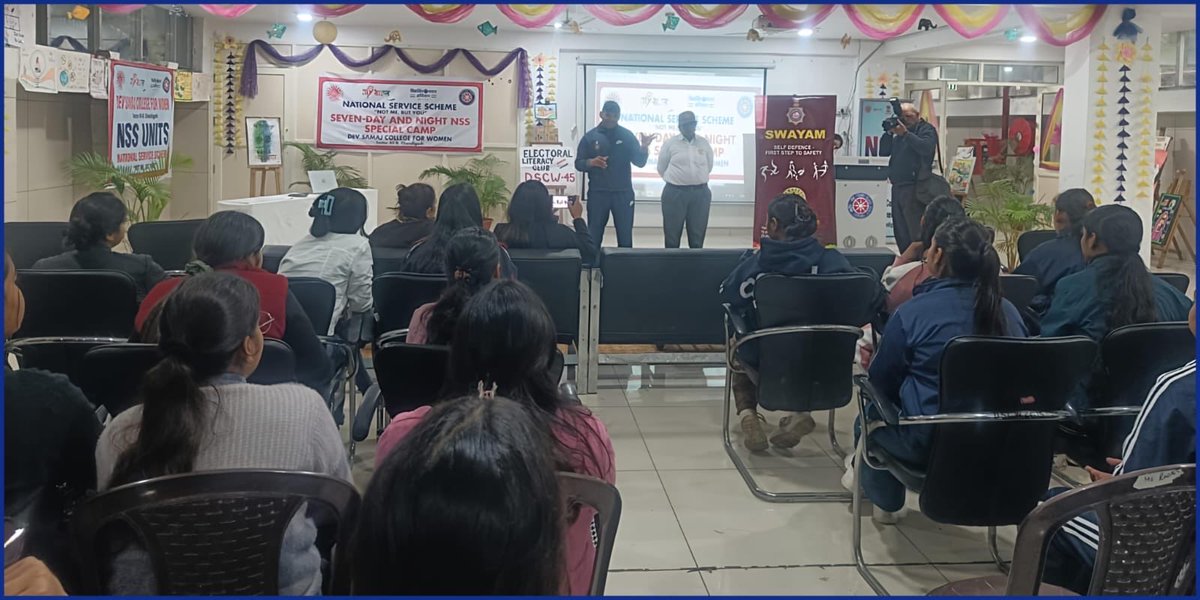 ssputchandigarh's tweet image. 🚨 Empowering Women for Safety!

@ChdPol #SWAYAM team conducted a self-defence workshop at Dev Samaj College for Women, Sec-45, empowering 100 NSS students to stay alert, confident &amp;amp; safe in challenging situations.

Your Safety in Your Hands!💪

#FirstStepToSafety
#WeCareForYou🚔