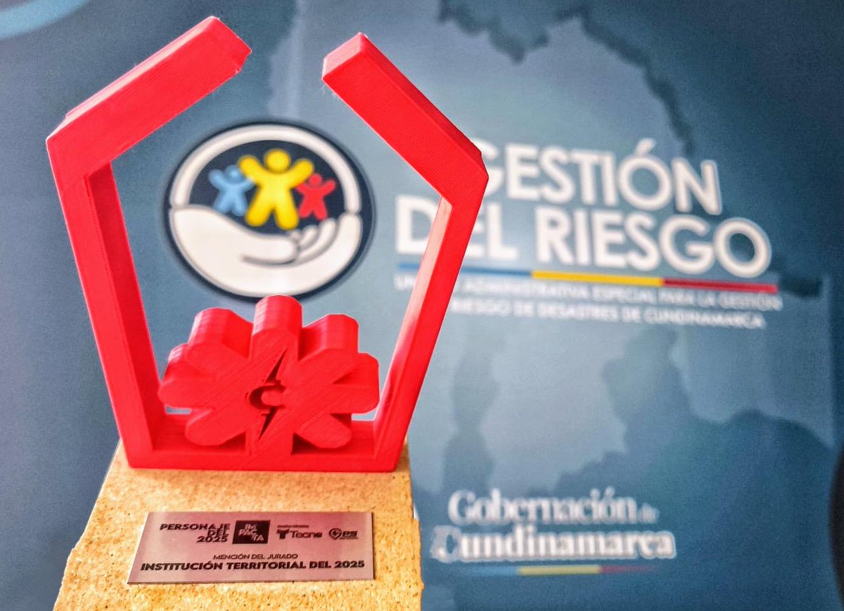 En la IX edición de Premios #PersonajeDelAño de <a href="/revistaimpacta/">Revista Impacta</a>, <a href="/RiesgosCundi/">Gestión del Riesgo de Cundinamarca</a> recibió mención especial del jurado como una de las instituciones territoriales más influyentes de 2025. Más información aquí⬇️
facebook.com/share/p/17diLM…
<a href="/CundinamarcaGob/">Gobernación de Cundinamarca</a> <a href="/SNGRDColombia/">SNGRDColombia</a> <a href="/williamrozo17/">William E Rozo Vargas</a>