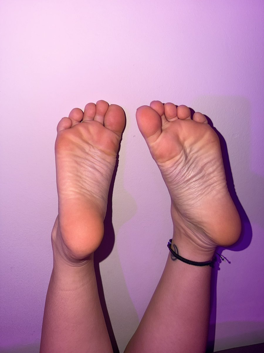 youpayhail's tweet photo. Feet for breakfast >>> https://t.co/WB5ZPbB0NQ