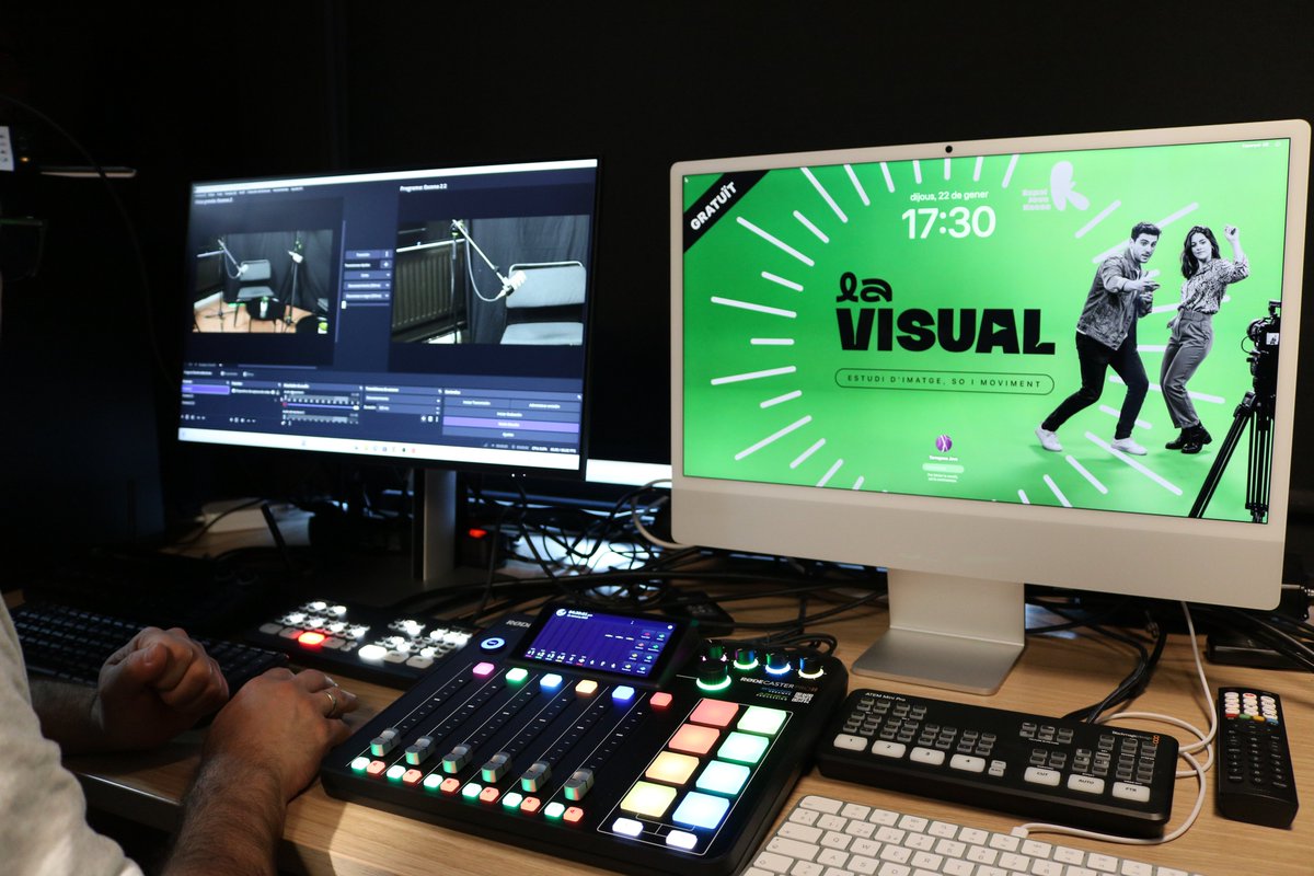 TGNAjuntament's tweet photo. #TGNBLOG | 🎥 La Visual: un nou espai audiovisual gratuït per al jovent de Tarragona
🎬 La Visual es concep com un estudi professional on el jovent pot portar les seves idees i fer-les realitat amb assessorament tècnic, però també amb autonomia creativa.
ℹ️https://t.co/Jh94Nb3qnI