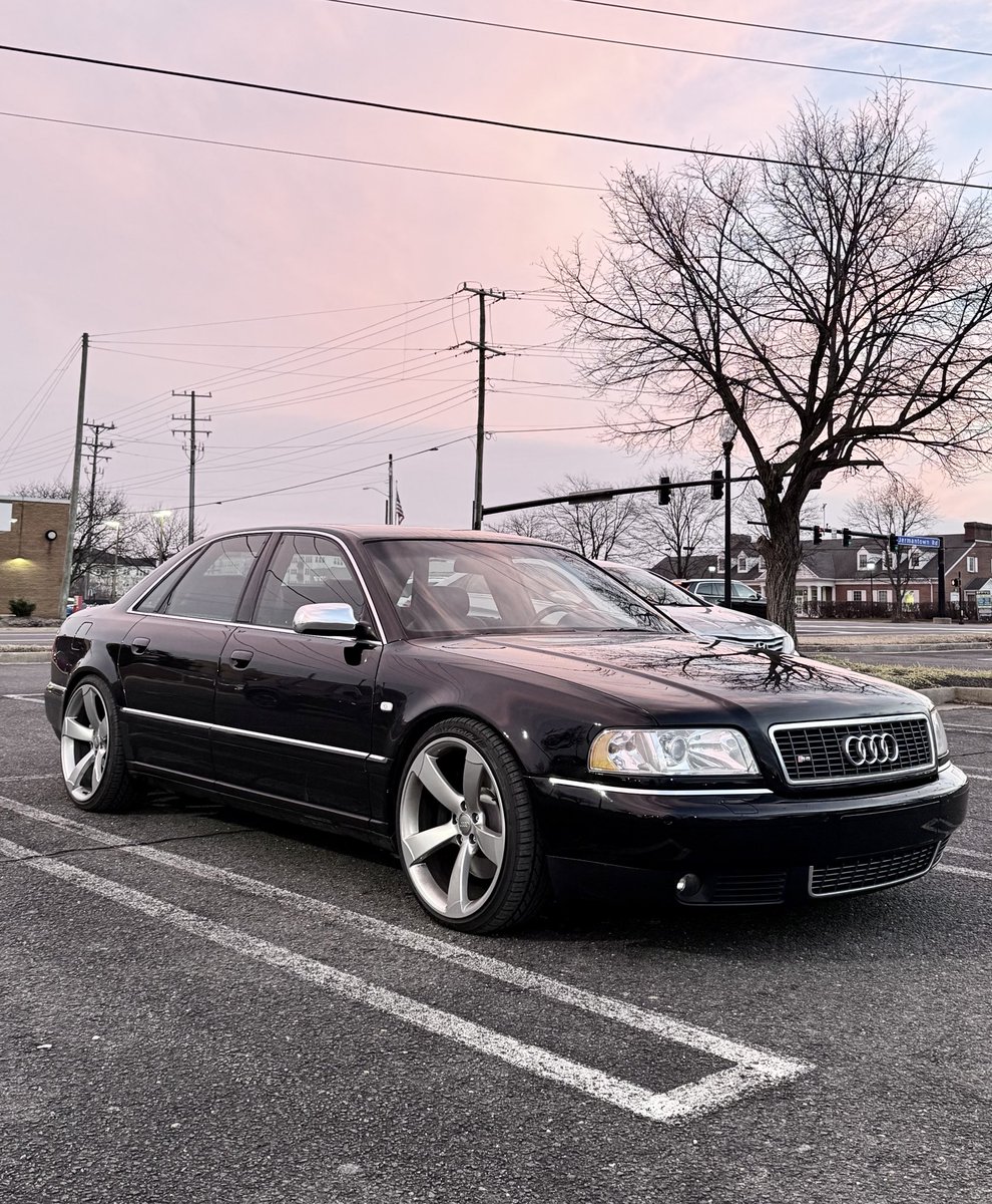 benznotmercedes's tweet image. Nothing like a big boat with red guts. Flew to Philly and brought this 02 S8 home. Loving it so far.