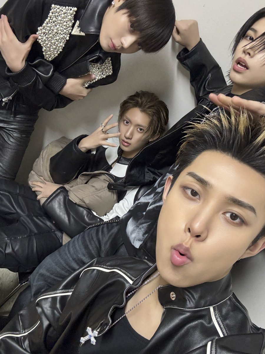 LNGSHOT4sho's tweet image. 260123 KBS2 뮤직뱅크 📸🤞

#LNGSHOT #MOREVISION