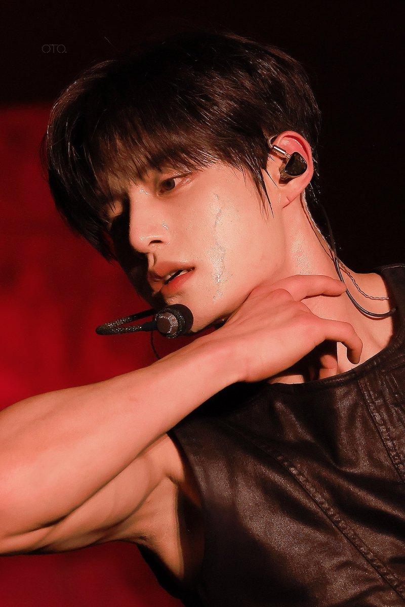 251219 

#김지웅 #KIMJIWOONG #キムジウン #金地雄
#제로베이스원 #ZEROBASEONE #ZB1