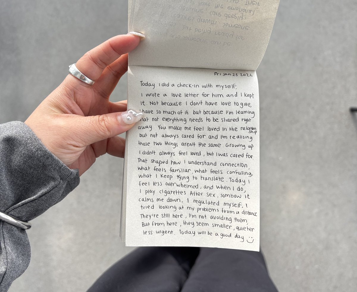 Day 6 of journaling + playlist

open.spotify.com/playlist/7GKh4…