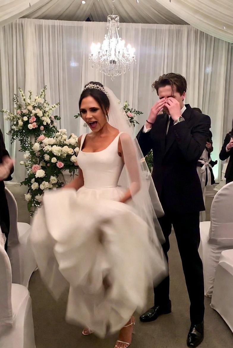 Alison Jackson tweet media