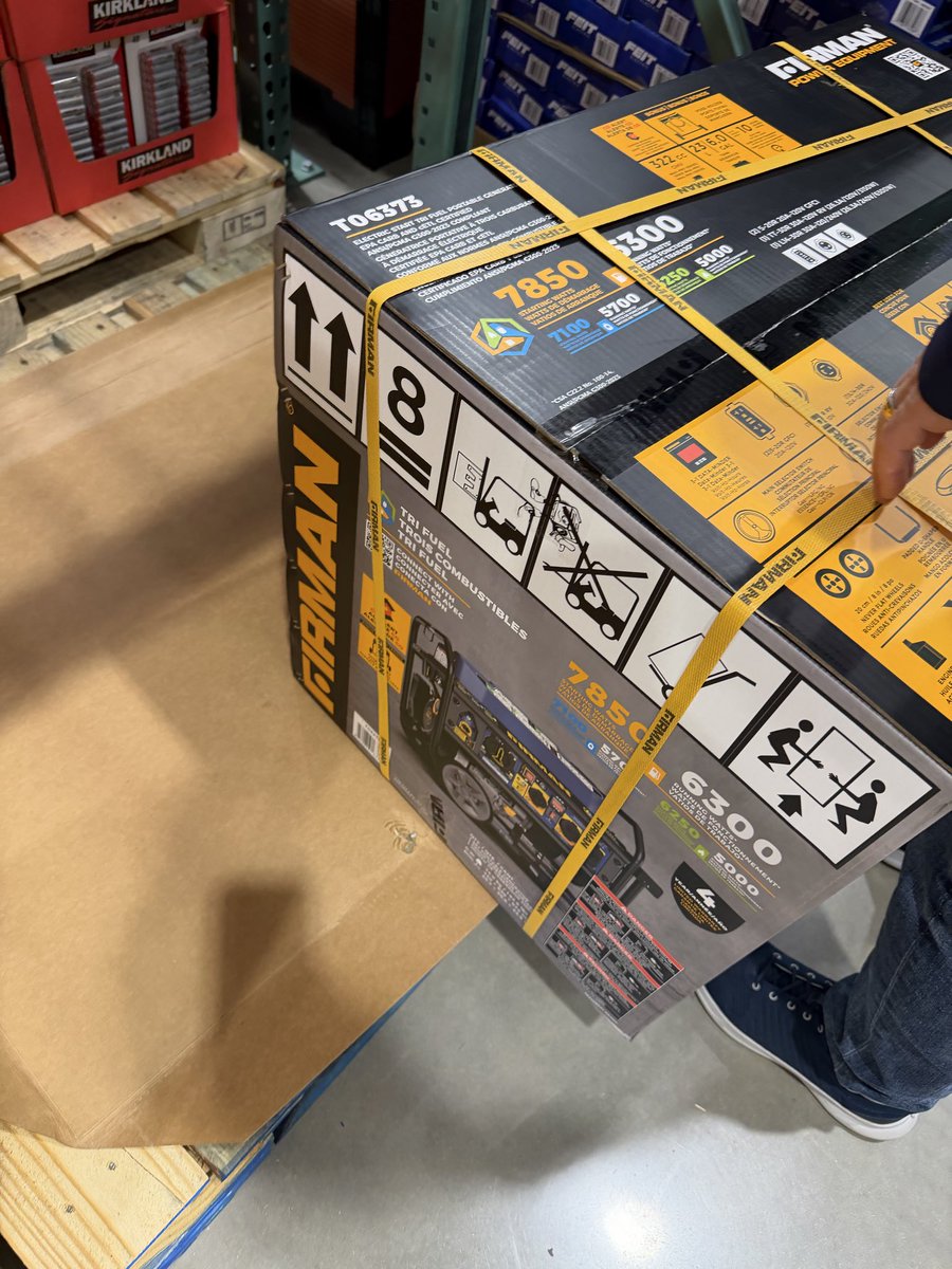 dhrbr3's tweet photo. @1053SS  check this out at Costco !!! Good deal ? https://t.co/MUeFwy0KGS