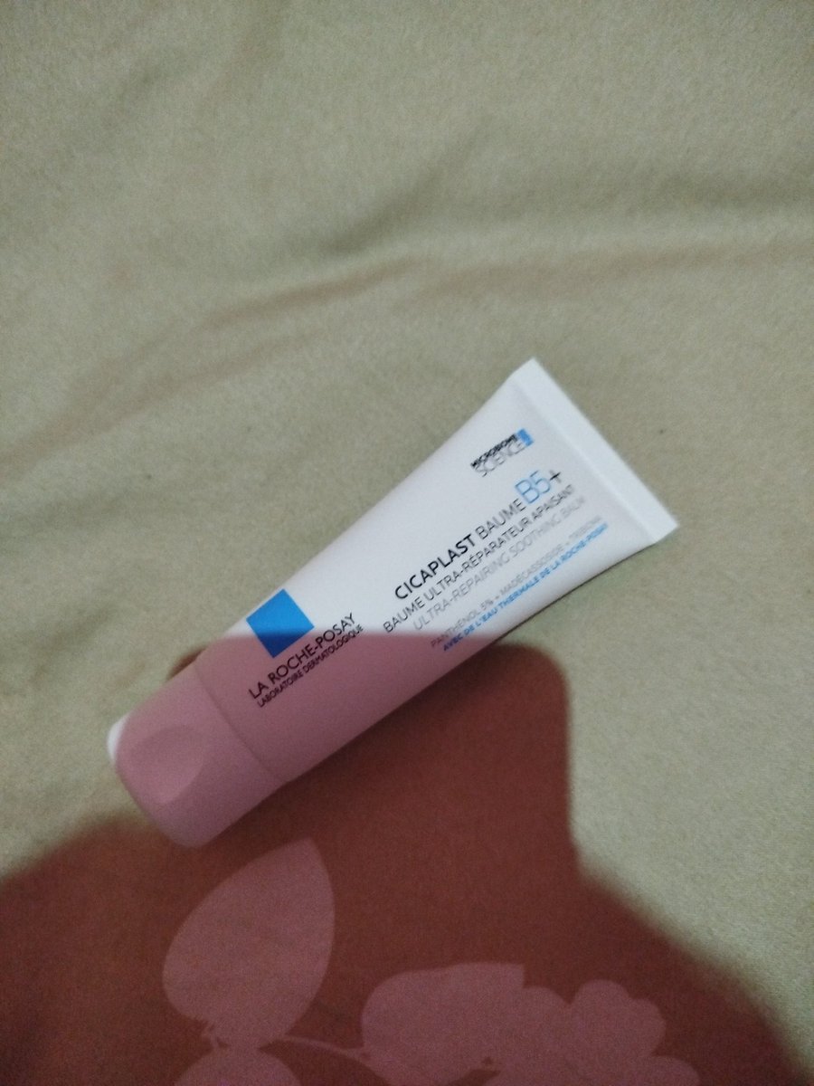 gue kerja 6/7 pencapaian gue adalah beli lu😀🤝