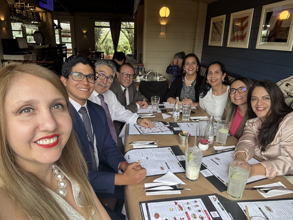 Agradezco a mis colegas de la #SalaAdministrativaCNJ <a href="/CorteNacional/">Corte Nacional de Justicia</a> que con su voto de confianza, me han elegido Presidente por este periodo. Con trabajo honesto y constante, lograremos estar a la altura de este honor.