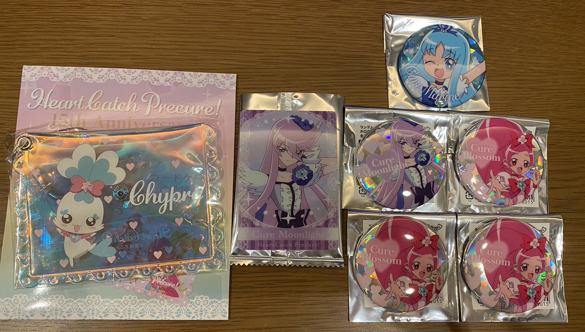 yuuna_umineko's tweet photo. 【交換】ビックカメラ プリキュア ハートキャッチプリキュア Go!プリンセスプリキュア 特典クリアカード、缶バッジ、カードケース、ランダムカード
譲→画像の物
求→3.4枚目の💕ついたキュアサンシャイン。缶バッジはアップ引きと同数集めたい為お時間いただきます。
→ https://t.co/wUiYHMinmc