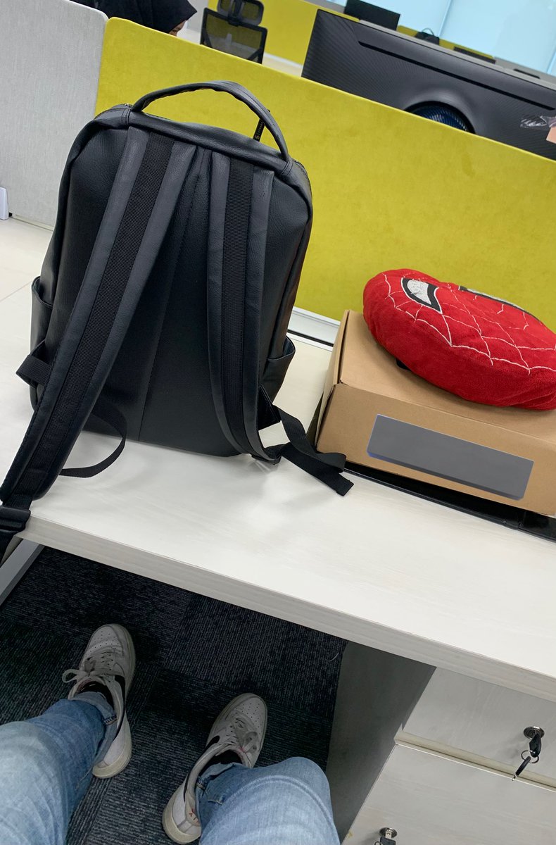 2026 me &amp; my new workspace, new year, new office, new vibes. The old’s me gone, I feel brand new, Ah~ thank God it’s Friday!💙