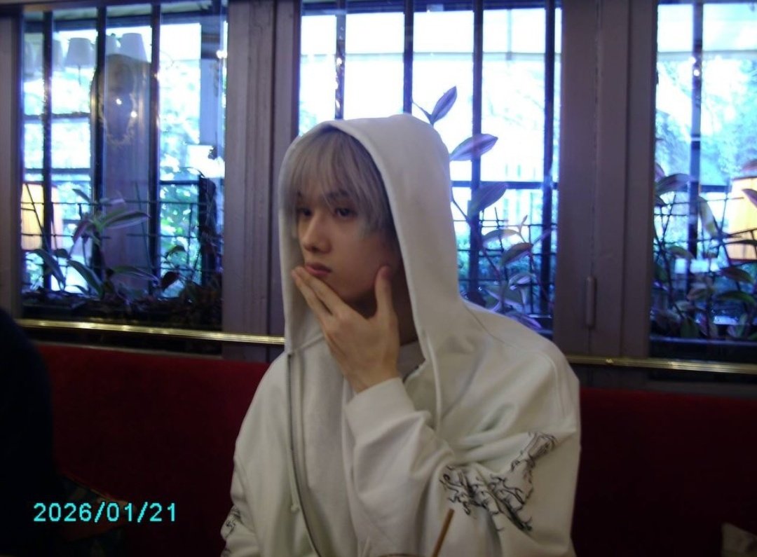 fallensunsky's tweet image. very bf of you jisung