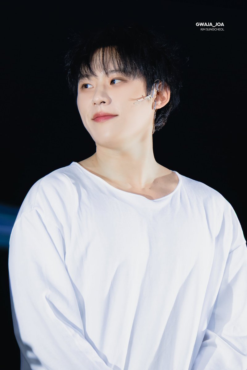 260123 뮤지컬 데스노트 밤공 커튼콜

철엘을 찍을 수 있다니,,,

#김성철 #KimSungCheol