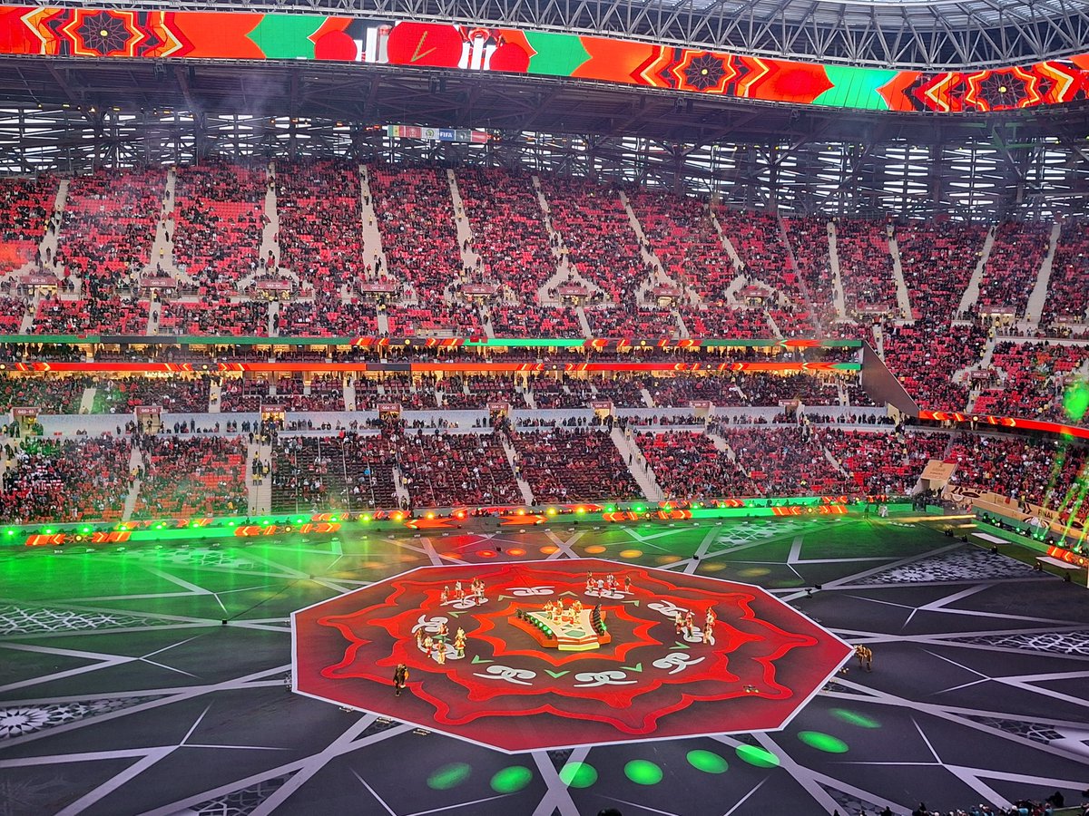 من ينتظرون تهنئة الكاف قبل التحقيق في واقعة النهائي وصدور نتائجه، هم يدعمون ضمنيا التصرفات اللارياضية  لمدرب ولاعبي وبعض جماهير السنغال وتشجيع تكرارها ، وهم أنفسهم من كانوا يتوهمون بقدرتهم على المساس بالتنظيم الخرافي. بصرف النظر عن تتويج السنغال ،ما وقع لن يمر دون محاسبة من الكاف