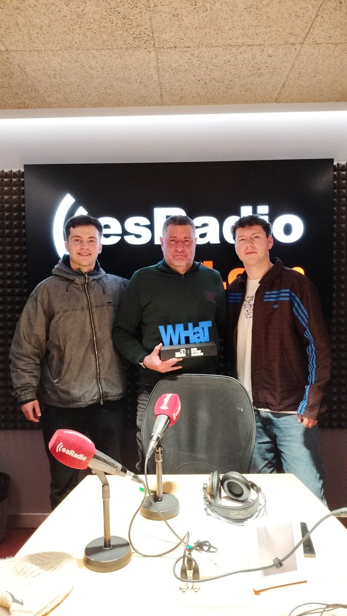 manosarribafm's tweet image. De parte de todo el equipo de #ManosArribaFM ¡GRACIAS! 🧡 A Héctor y Diego del Monoloco Fest por traernos su premio Top 50 Creative Projects de What Magazine🏆

Gracias por vuestra disposición y por el buen rollo de siempre

#Laradiodelconsumidor #EsRadioLeón #MonolocoFest