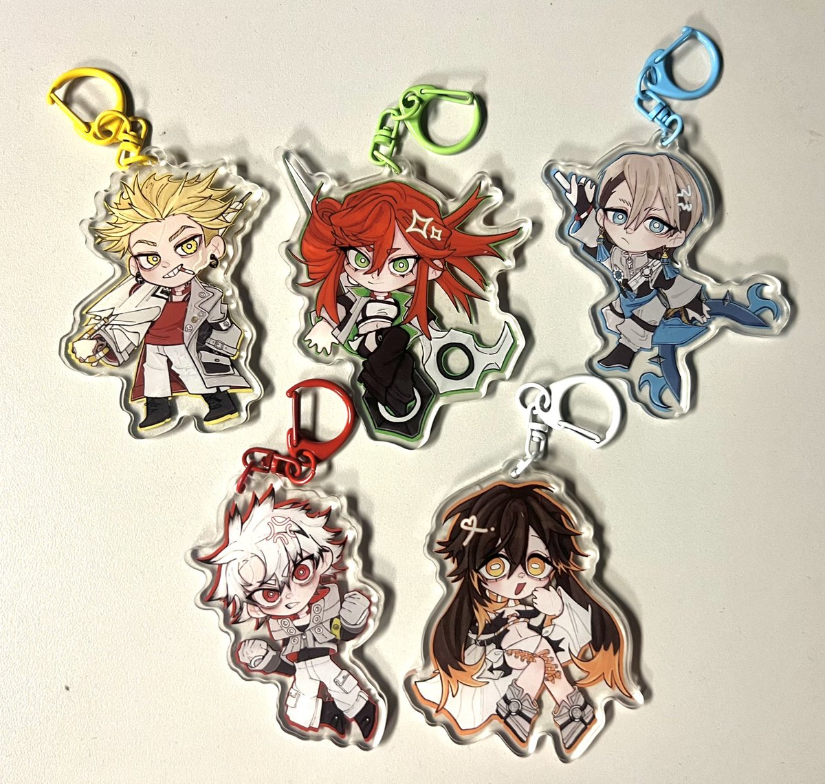 amouvve's tweet image. while i try to sort things out, just a reminder/fair warning so you don’t get scammed: these are my designs i made. i have never sold them anywhere and the ones pictured here are the only ones ever physically made. if you find someone selling these, it is not me.