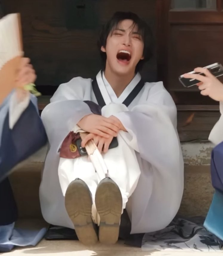 randomr22's tweet image. 🩶🐰