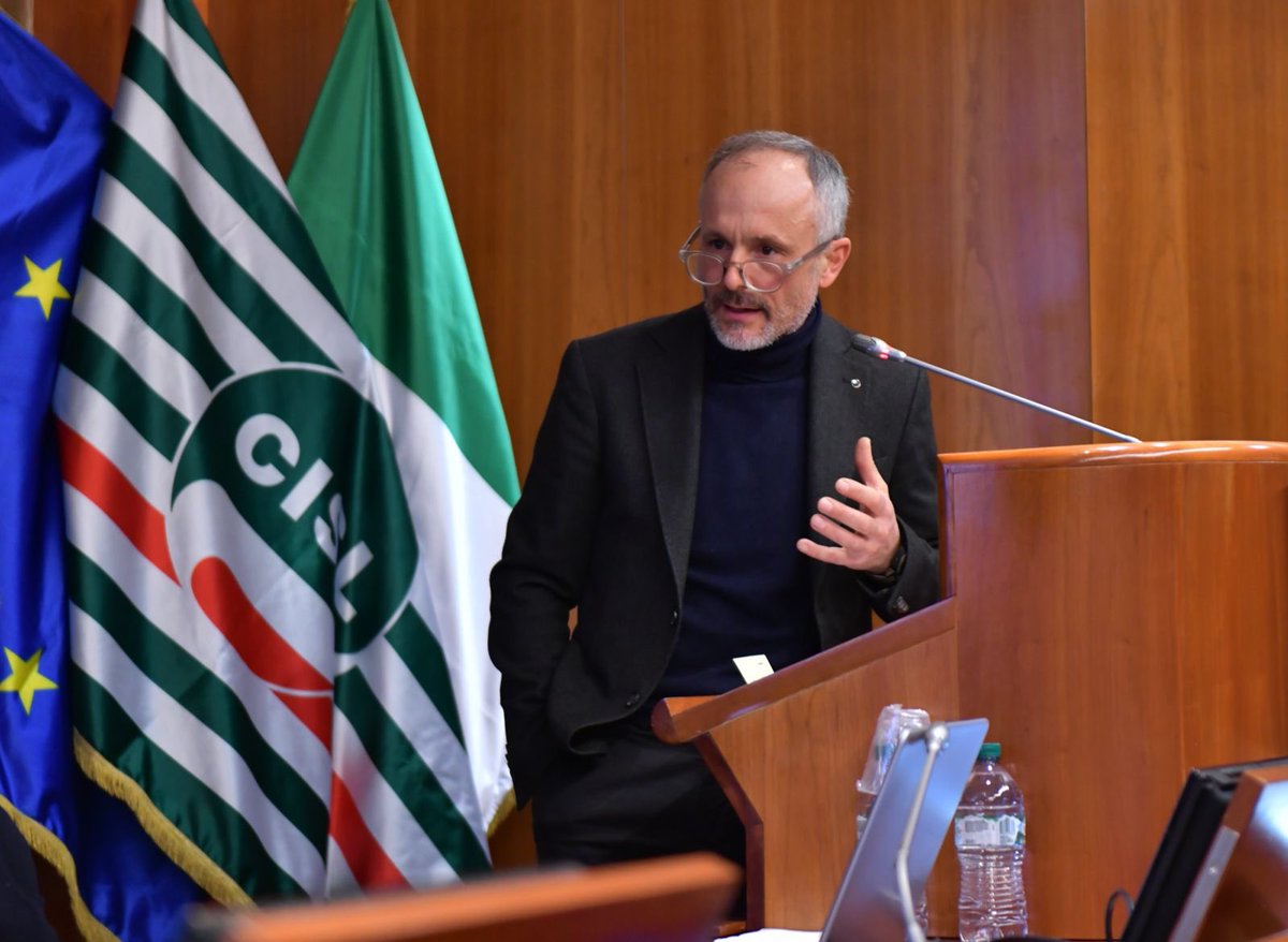 C’era anche una delegazione della Cisl Piemonte, guidata dal segretario generale Luca Caretti, questo pomeriggio, sotto la sede dell’ambasciata della Repubblica islamica dell’Iran, a Roma, al sit-in e alla fiaccolata promosse dalla Cisl nazionale a sostegno dei giovani, delle