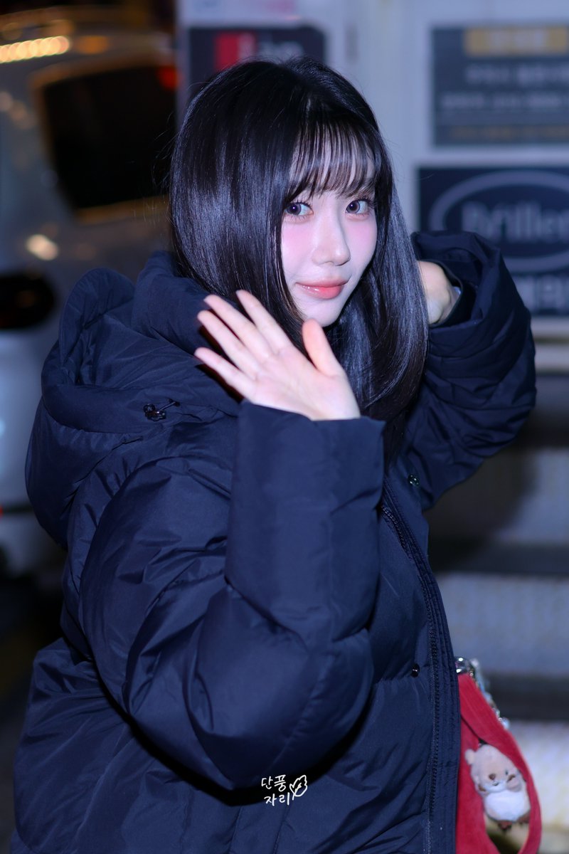 kaede_acernus's tweet image. 260123 HQ
🎶 You're the poet in my heart,
the changes in my mind,
pounding in my heart
You're everything in my head 🎶

#트리플에스 #카에데 #tripleS #Kaede 
#단풍자리