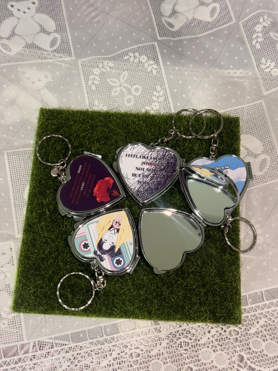 _loraineeee's tweet image. Wala ng pubmat pubmat. HAHAHA. As mga tita na nag procrastinate the day before the con. Fan support by @_loraineeee @_mariaheenim @_918studio.

Art by @_mariaheenim.

Strictly 1:1
Open for trades
No need to follow; just say hi!

#TheDECADEinMANILA #DAY6inManila