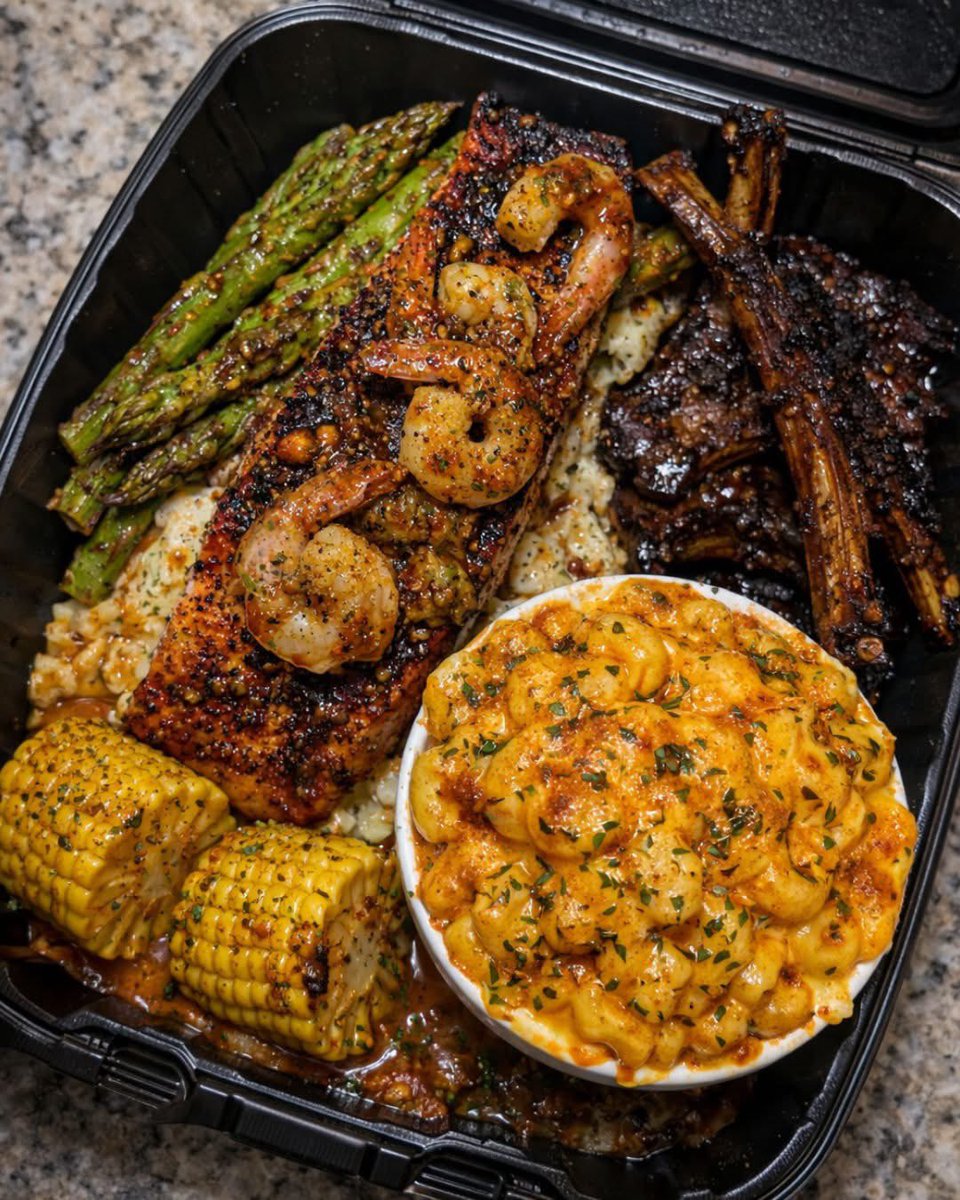 seleena6166's tweet image. Yall eating ? 😍😍😍