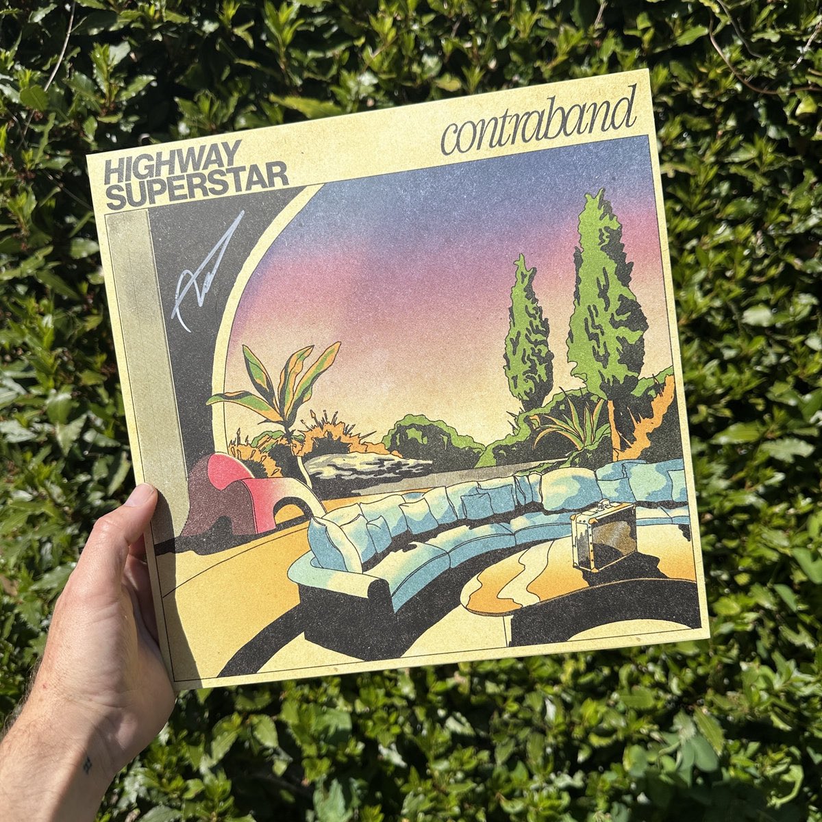 TimeSlaveRec's tweet photo. Down to the last Signed Vinyl copies of ‘Contraband’ by @highwaysuperstr 

https://t.co/hn0f0lfmob

These are in stock and ready to ship immediately.
Please note this is the ‘Mint Tea’ edition of the wax!

#synthwave #vinyl https://t.co/b5TjdgpPKA