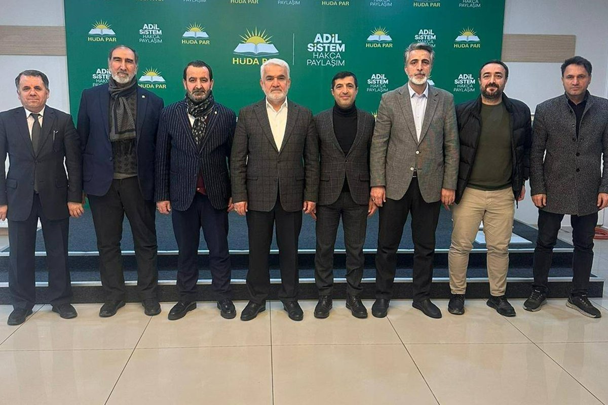 Genel Başkanımız Sayın Zekeriya Yapıcıoğlu, Ankara BİNYAR Derneği Başkanı Yakup Zazaoğlu ve beraberindeki heyeti Genel Merkezimizde kabul etti.