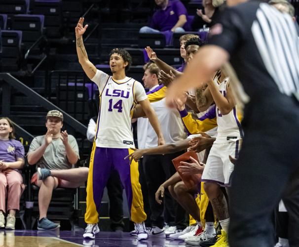 TJ3rd_'s tweet photo. Urgency. That's LSU's mentality for the remainder of the basketball season. 

That is expected of everyone, including walk-on Jaden Bobbett, who does everything outside of the boxscore to help LSU. 

"Guys like JB, man, you don't find too often."

Story: https://t.co/8X7ostCurw https://t.co/Zcof2vo3XX