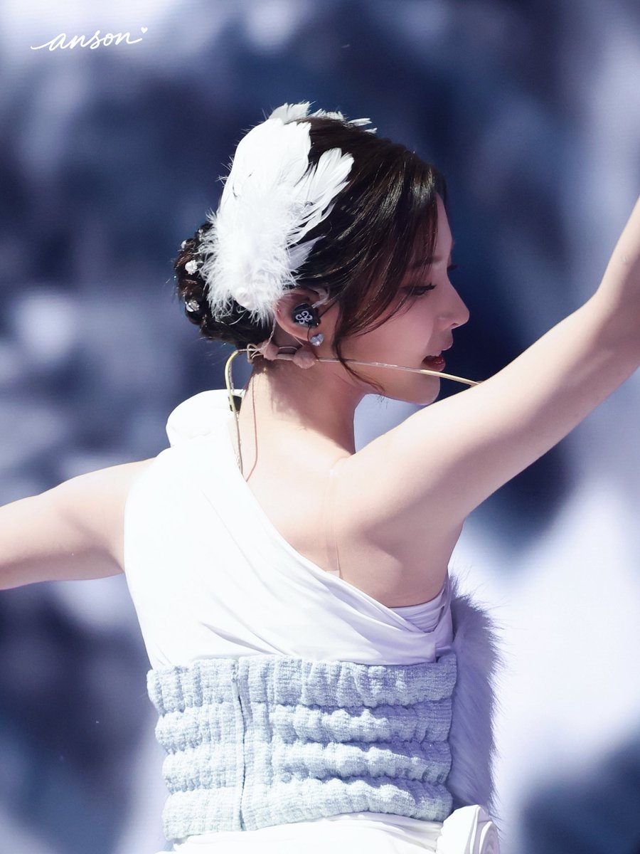 anson_jiwoo's tweet image. 251220 ❄️
#지우 #JIWOO #Hearts2Hearts #H2H #최지우