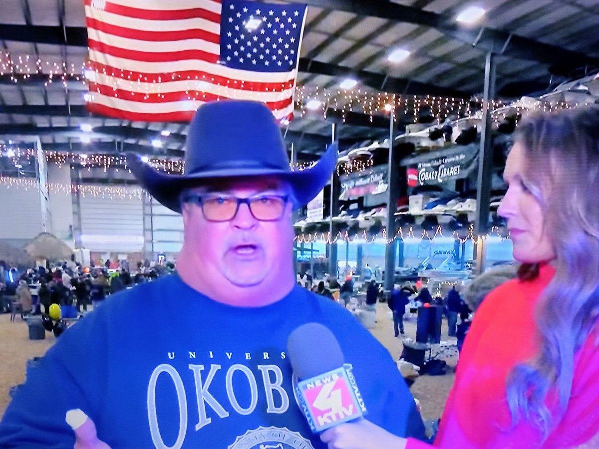 MidwestMade9 tweet media