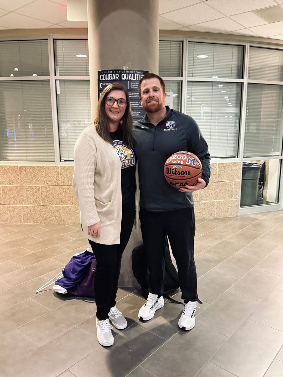 hoops_mhs's tweet image. Huge Congrats to Coach McDonald on career win 200! 🥇 👑 

@hoopinsider @OHSBobcats