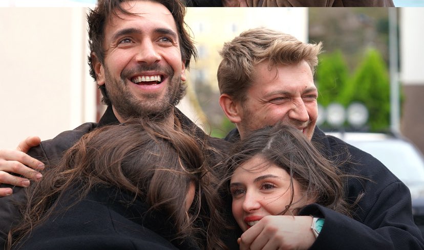 24hrsofymr's tweet image. family❤️😢