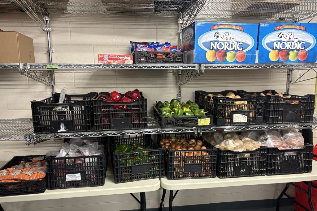 Chicago has opened its first food pantry inside a public library. blockclubchi.co/49TjbEH