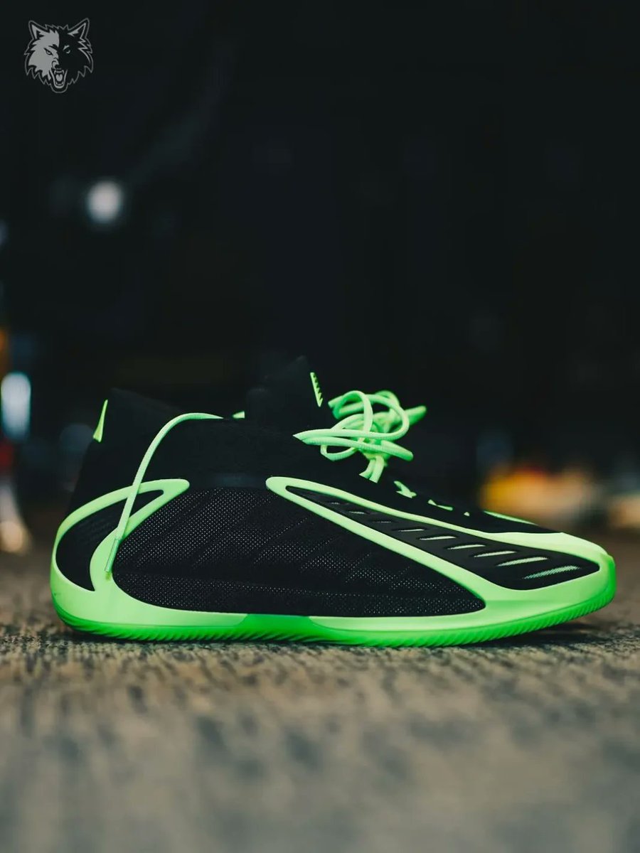 SneakerScouts's tweet image. Release Date: adidas AE 2 'Glow' - April 12, 2026 |$130| 

sneakerscouts.com/release-date-a…