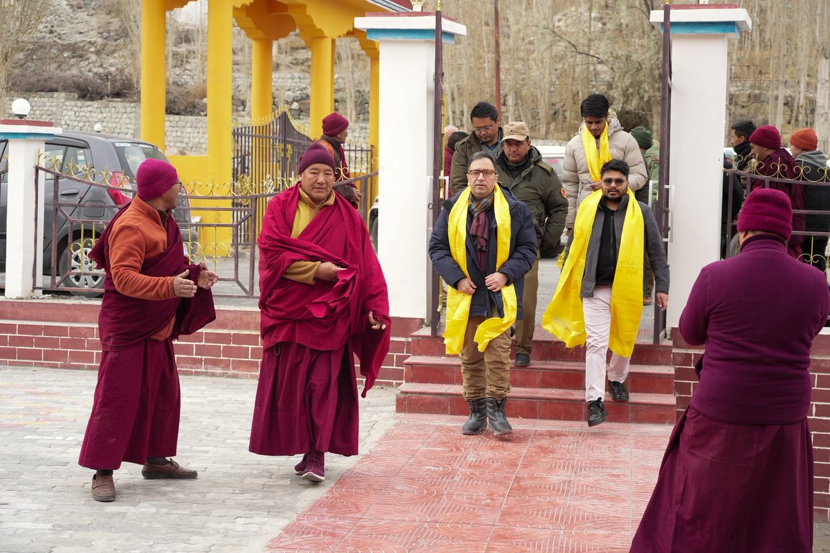 Indus_Dispatch's tweet photo. CS @ashishkundra visits Diskit Monastery, receives warm welcome from monks.

 #Ladakh #DiskitMonastery #LeadershipTour https://t.co/L7Izdt6CnA