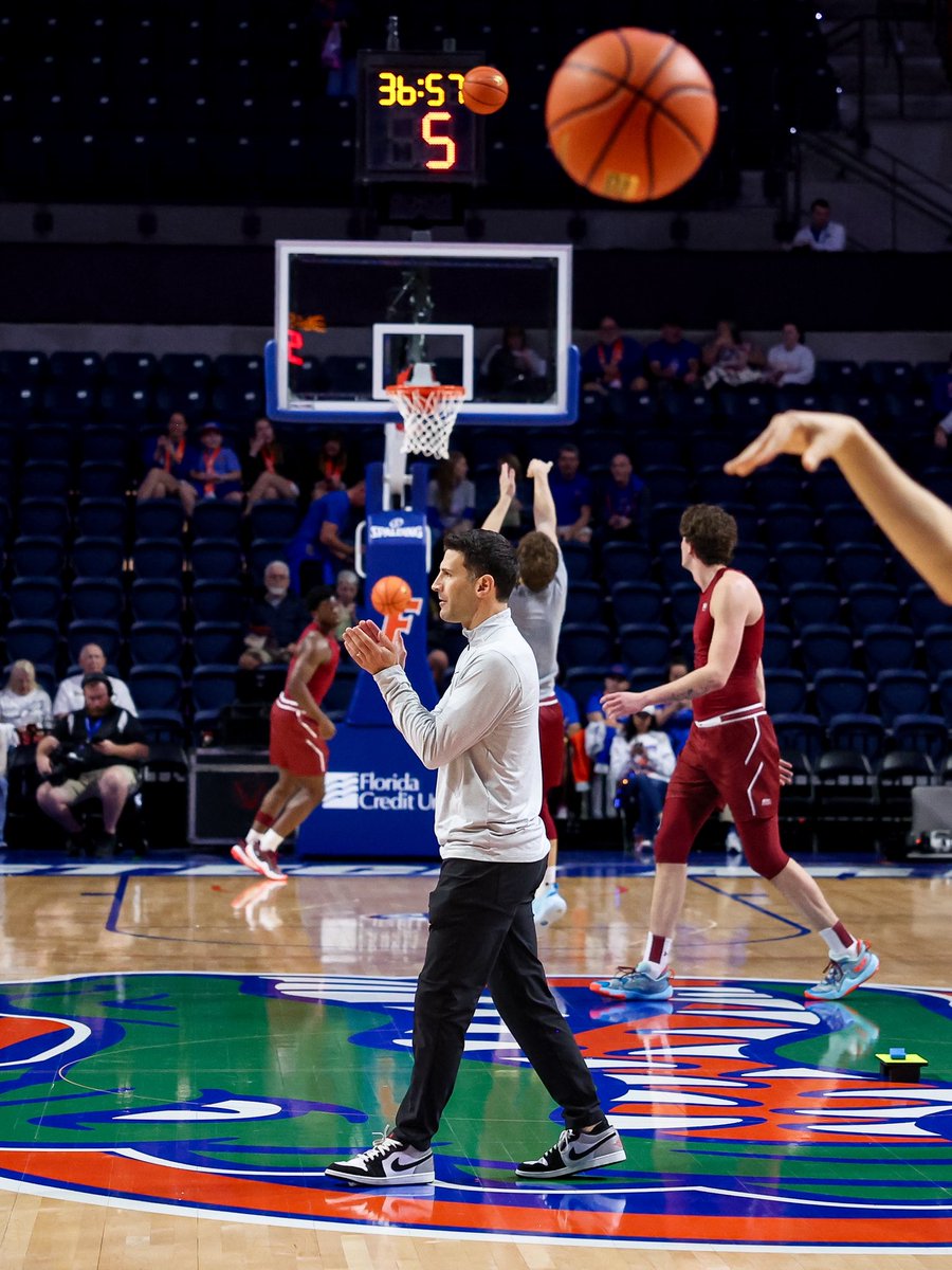 GatorsMBK's tweet image. Happy Birthday Coach 🎂