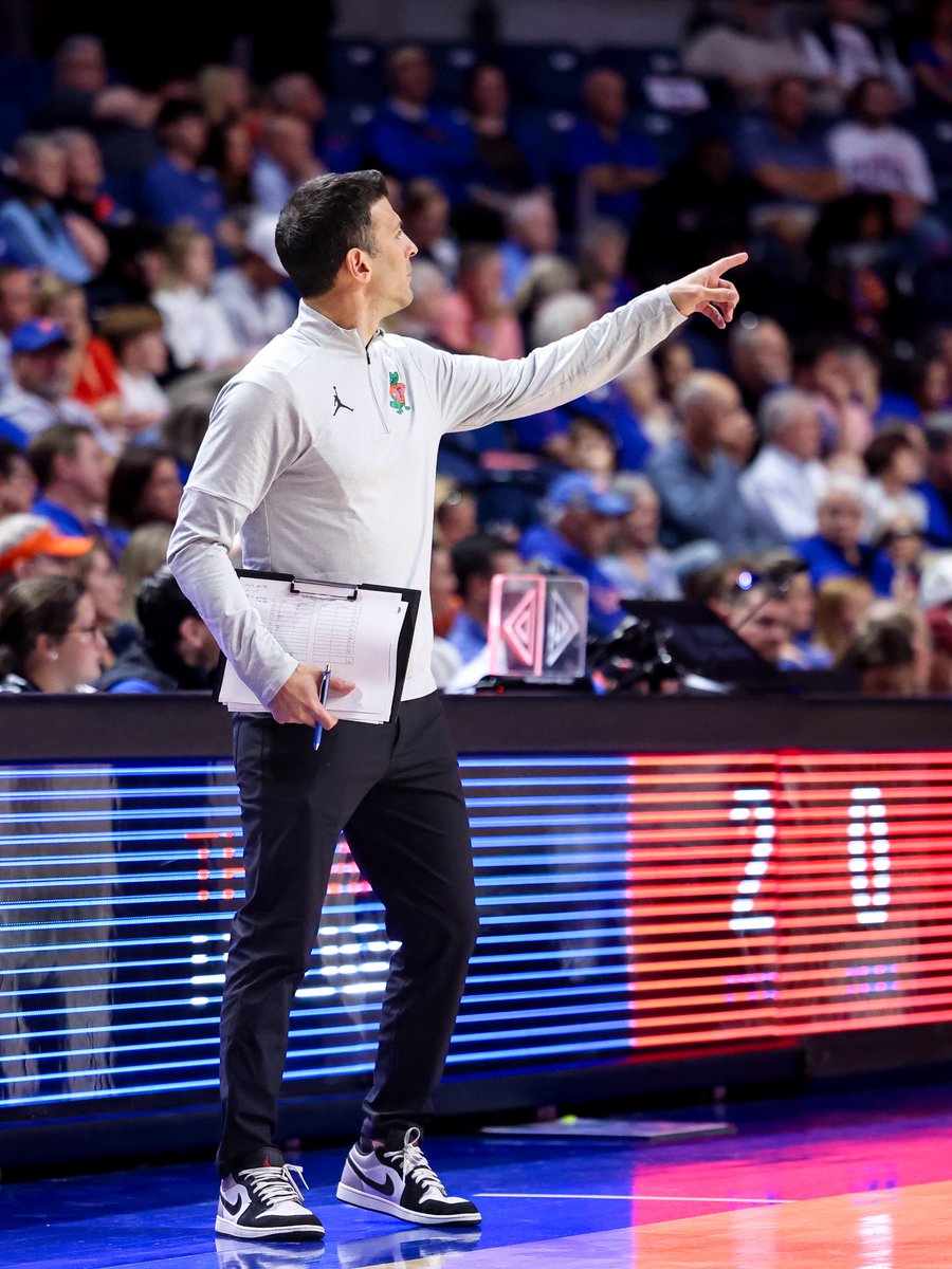 GatorsMBK's tweet image. Happy Birthday Coach 🎂